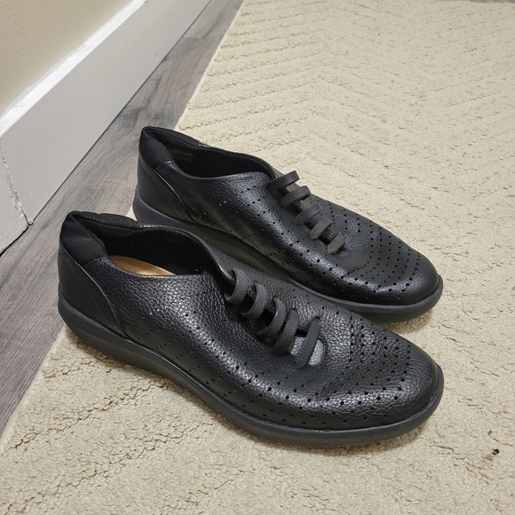 Clarks Collection Black Leather Sneakers - Picture 2 of 8